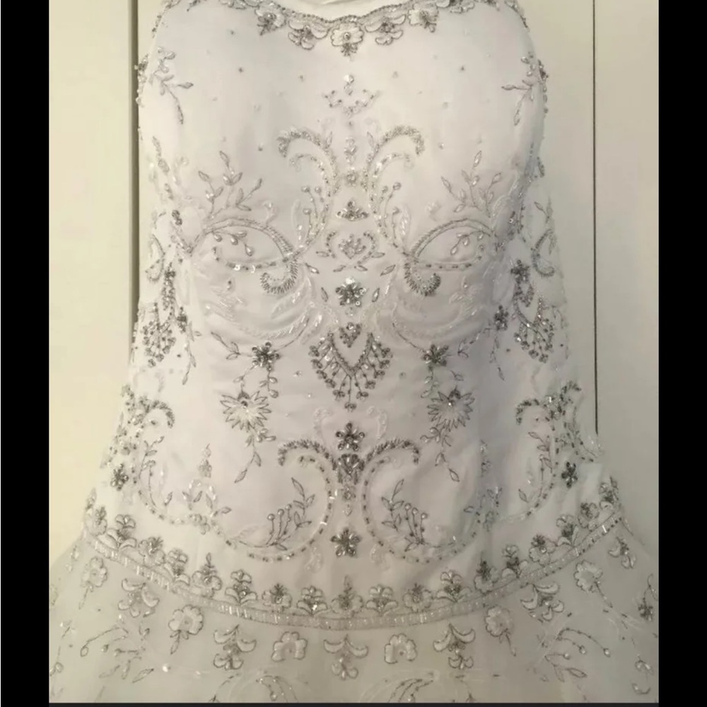 Oleg Cassini satin bodice organza wedding dress - Picture 4 of 9
